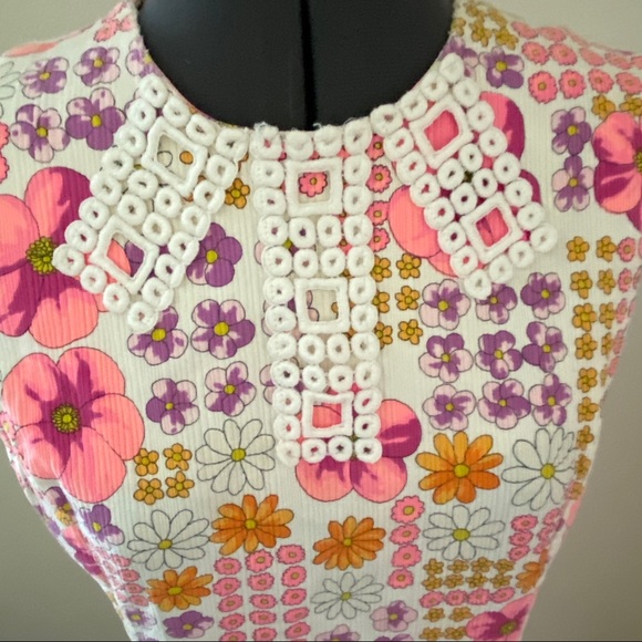 SOLD 1960s Floral Shift Dress by Serbin Lisa Cobb - Picture 3 of 8